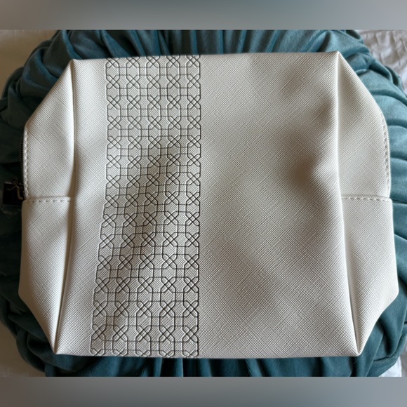 Erno Laszlo White Travel/Cosmetic Bag - Picture 1 of 3